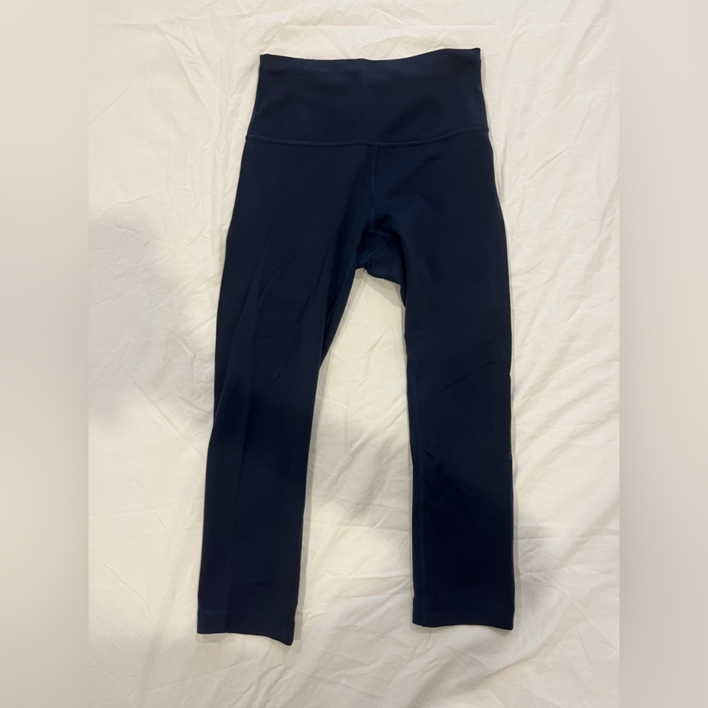 Lululemon 3/4 length navy blue leggings size 6